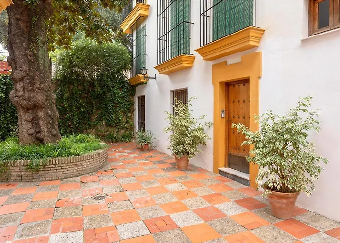 Genteel Home Plaza De Santa Cruz